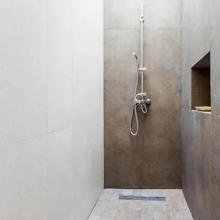 Villa Vintage With Pool By Homing *